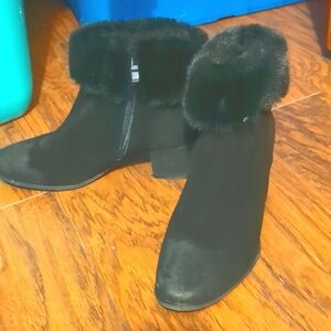 Antelope Women's Ofelia Black Fuzzy-trim suede booties size 40 8.5